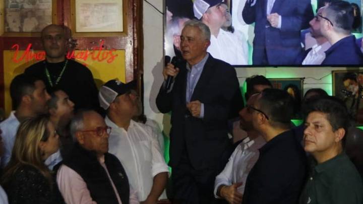Uribe hace su primer pronunciamiento en plaza pública tras recuperar libertad con discurso en el que habló de la recompensa por Maduro