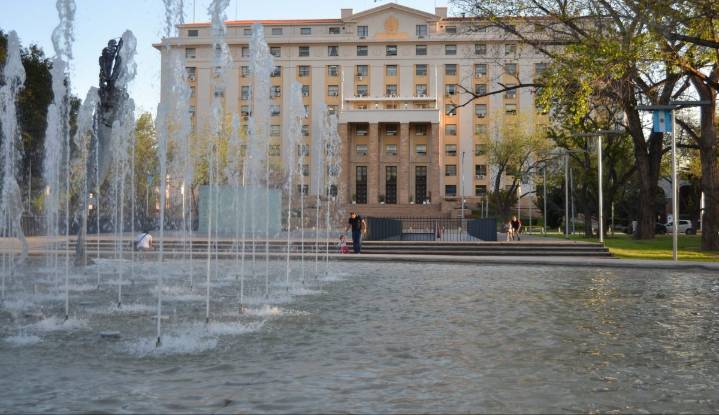 Mendoza: el tope salarial vuelve a enfrentar al Gobierno con los médicos