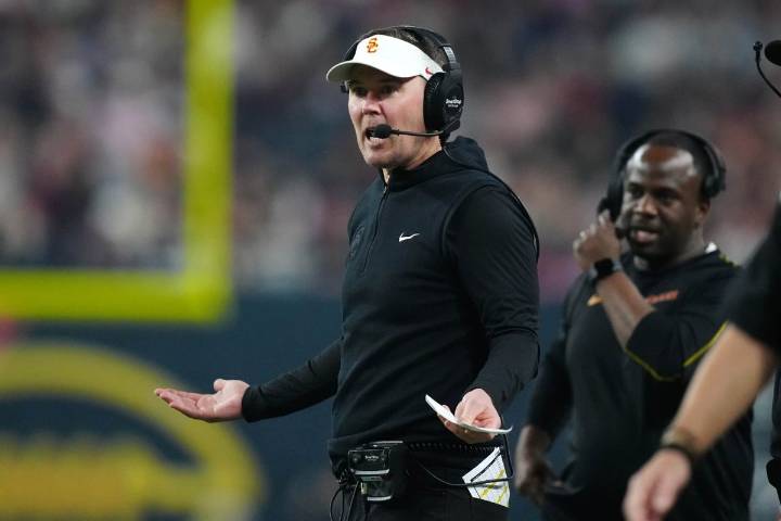 8 factors that predict potential underdog College Football Playoff contenders