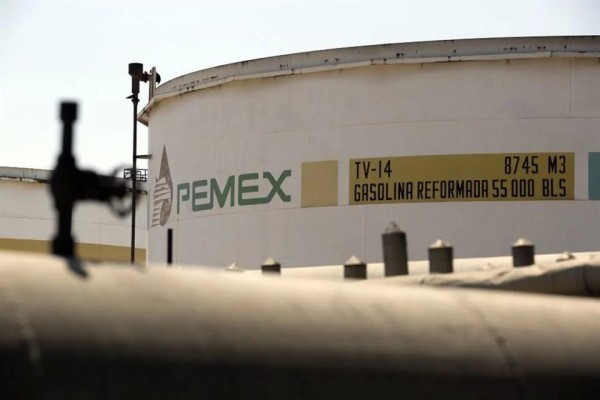 Arriesga Pemex calificación crediticia por plan de rescate