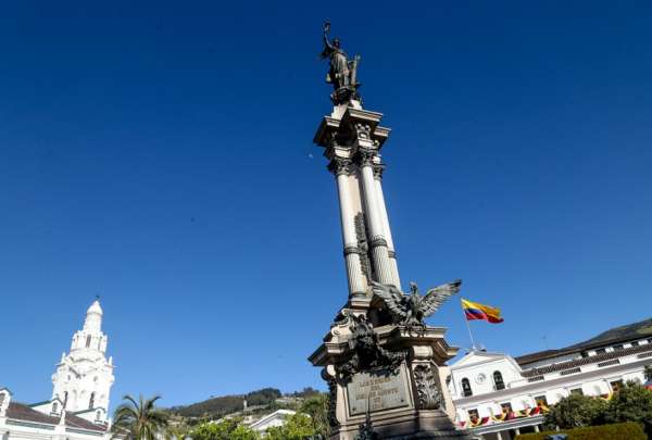 Feriado del Primer Grito de Independencia impulsa el turismo en Ecuador