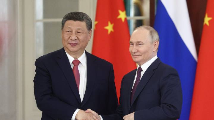 China aprovecha el retroceso de la demanda india de petróleo ruso para ampliar sus compras al Kremlin