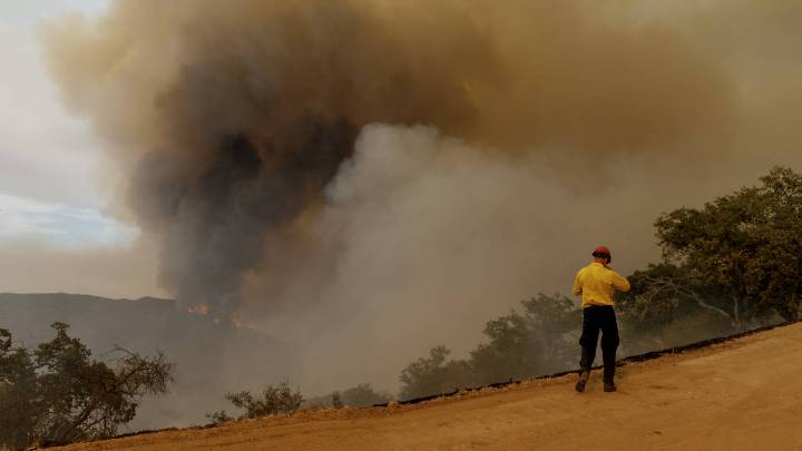 Second California wildfire in a week results in thousands of evacuations