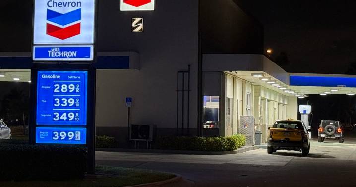 Florida registra aumento de 10 centavos en el precio de la gasolina