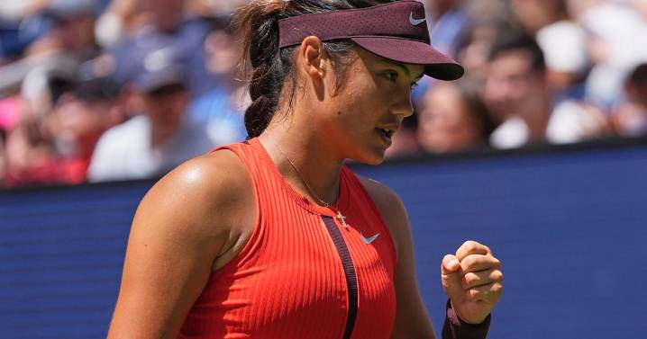 2021 US Open champion Emma Raducanu wins a match in New York for the 1st time since her title