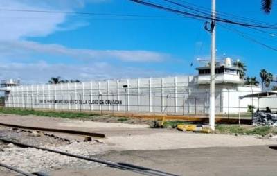 Trasladan a reos hacia una cárcel feder…