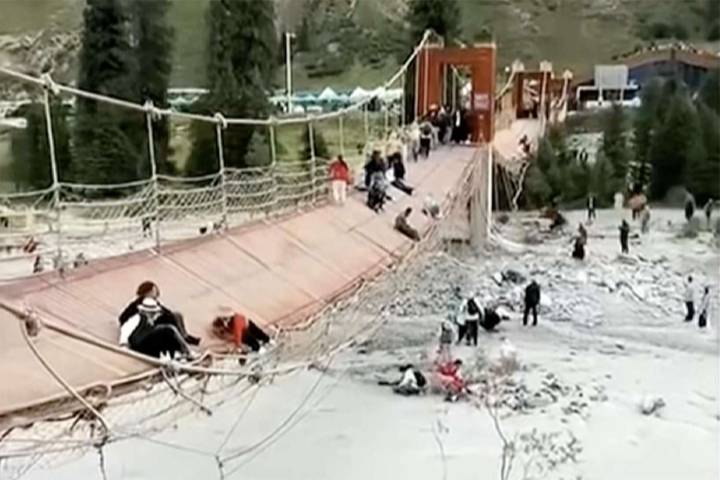 5 Dead and 24 Injured After Suspension Bridge Cable Suddenly Snaps