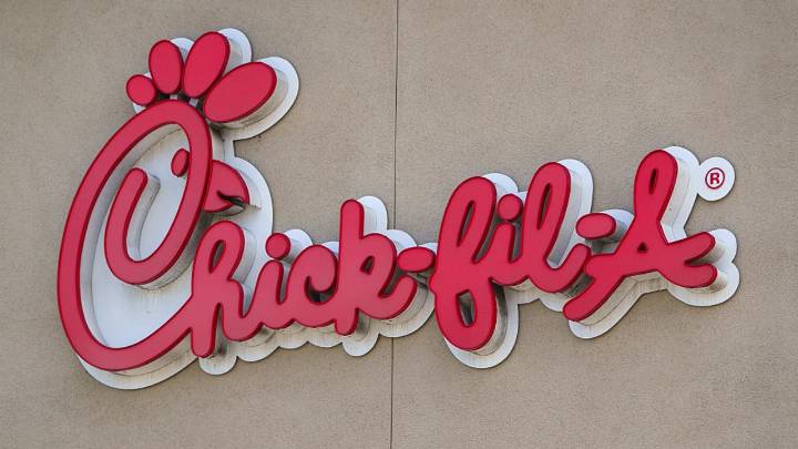 Ohio Chick-fil-A ruffles feathers with teen chaperone policy