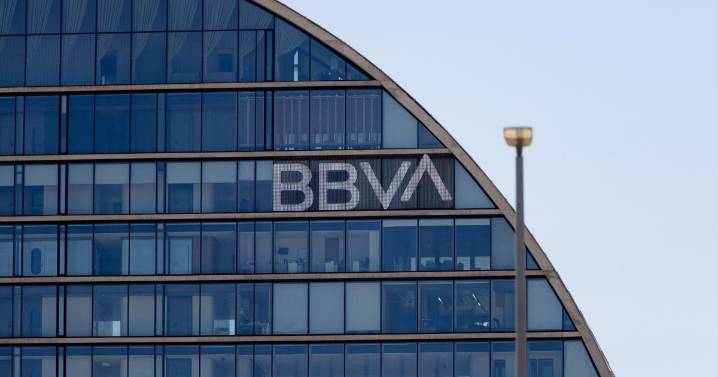 BBVA decide seguir adelante con la opa sobre Sabadell pese a la venta de TSB