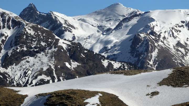 Muere un español de 67 años tras despeñarse varios metros en el Carlit, un pico de los Pirineos