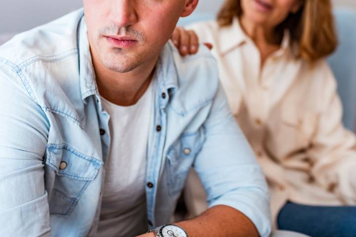 Mother-in-Law Tries to Convince Son That His Wife Is a 'Hoarder'