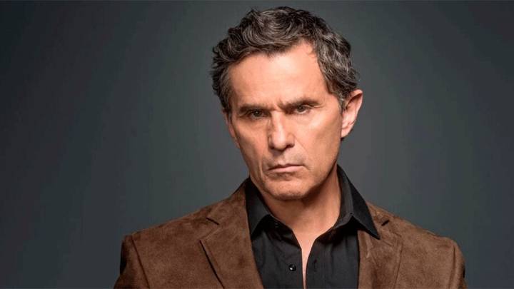 ¡Ya se hartó! Humberto Zurita revienta por críticas a su noviazgo con Stephanie Salas