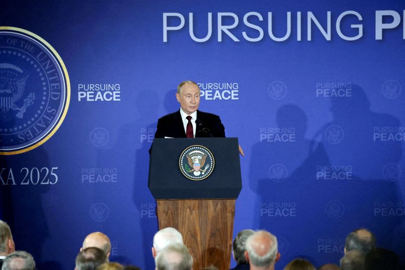 Putin: talks can be starting point to settle Ukraine conflict and restore Russia