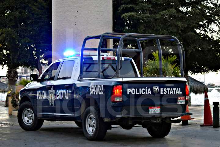 Niño de 3 años fue hallado solo y descalzo en el malecón de La Paz; policía lo resguardó