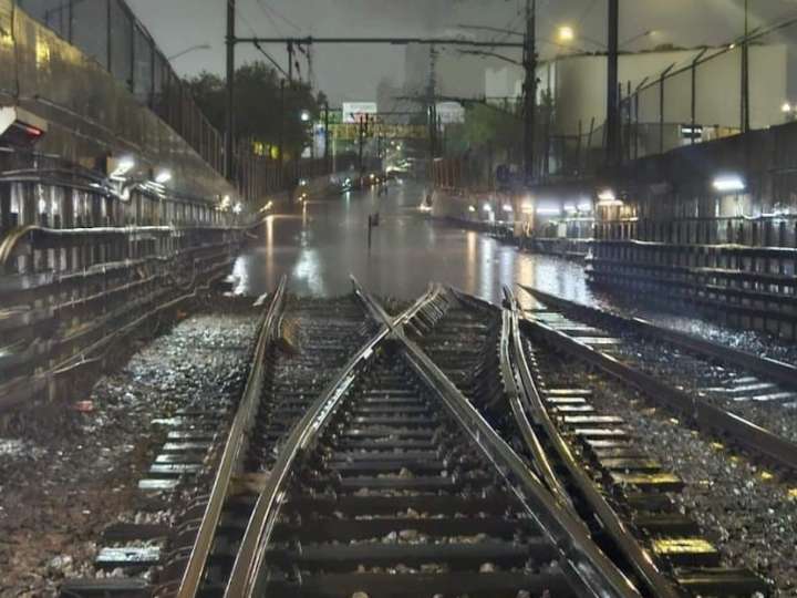 Buscan prevenir inundaciones en L-A con desazolve conjunto entre Metro y municipio La Paz
