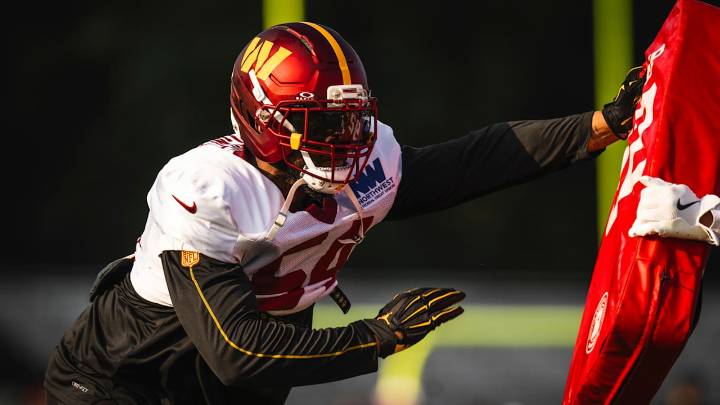 Dan Quinn, veterans offer to advice to players fighting for roster spots