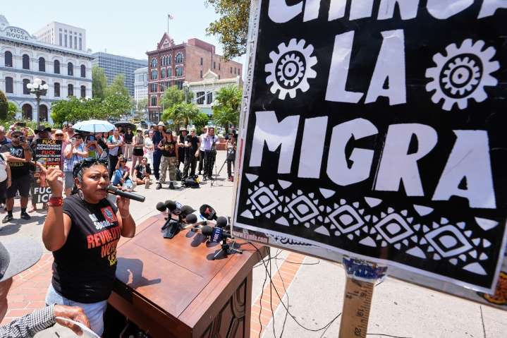 Gobierno de Trump reconoce impacto negativo a agricultores por deportaciones: ¿cuál es su plan?