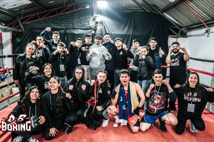 Brillante presentación del club Kotaix Boxing en velada boxeril realizada en Santiago