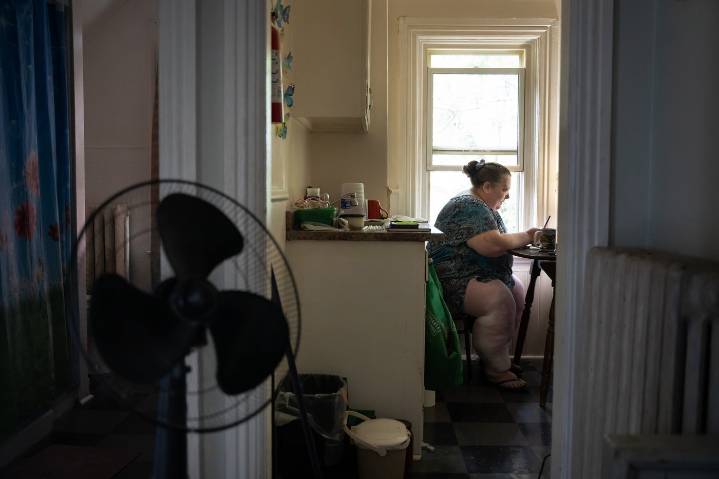 Low-income renters press governments for ways to cool apartments in heat waves
