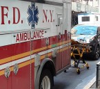 Joven policía muere chocado por camión yendo a trabajar en Nueva York; conductor huyó
