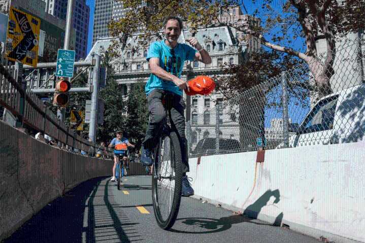 A one-wheel wonder: 16th annual NYC Unicycle Festival rolls through Brooklyn this weekend • Brooklyn Paper