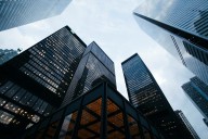 Noticias de negocios más importantes del domingo 17 de agosto del 2025