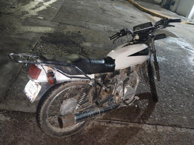 Motocicleta robada es asegurada en patrullaje de la Policía Estatal
