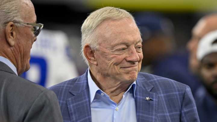 Jerry Jones snaps 31-year streak by trading Micah Parsons