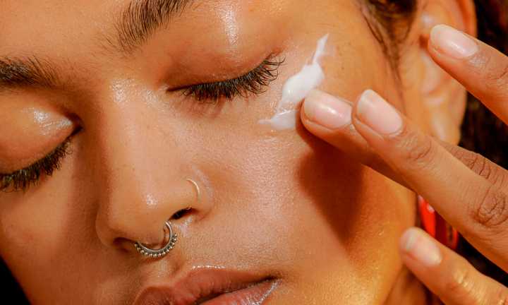 PSA: This Common Mistake Might Be Slowing Down Your Brow Growth