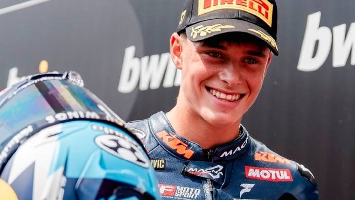 Perrone brilló en Austria y logró su primera pole en Moto3