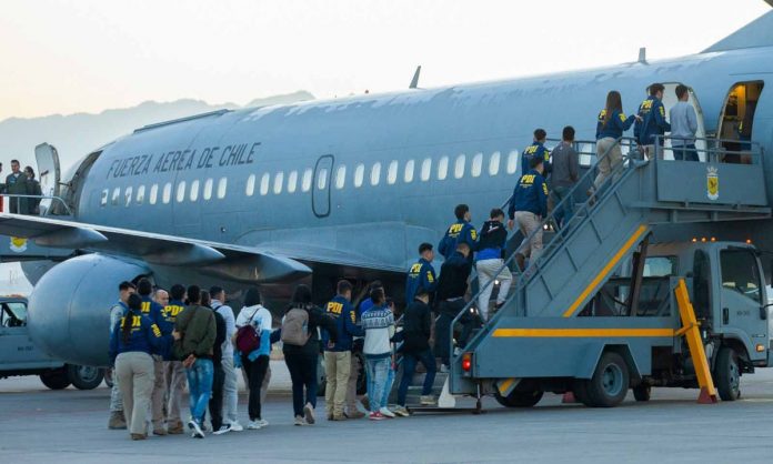 Chile confirmó expulsión de venezolano que ingresó por paso "no habilitado", pese a arraigo familiar