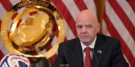 El presidente de la FIFA repudió la “impactante violencia” en el duelo entre Independiente y Universidad de Chile por Copa Sudamericana