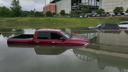 Flash flooding leads to water rescues in Milwaukee, cancels state fair
