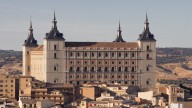 Contra las sepulturas del “golpista Milans y el general franquista Moscardó” en el Alcázar