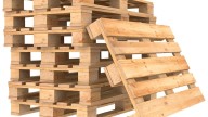 Si encontrás un pallet en la calle, guardalo: mirá esta gran idea para dividir espacios en tu casa o crear una puerta de madera
