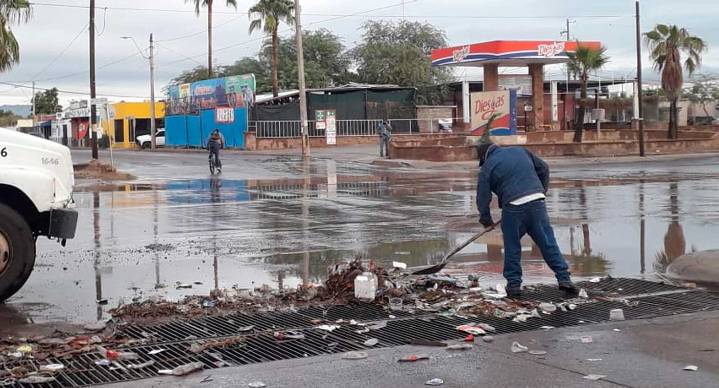 Llaman a hermosillenses a no tirar basura para prevenir inundaciones en la ciudad tras lluvias