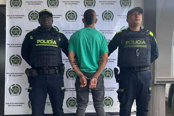 Condenan a un hombre a 17 años de prisión por abusar sexualmente de su hijastra en Armenia