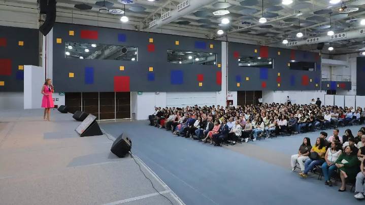 ¡Una etapa más en su vida! UAA da la bienvenida a nuevos “Gallos” de bachillerato en su inicio de semestre