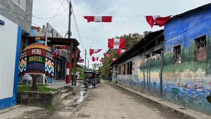 Santa Rosa de Loreto: autoridades piden colocar banderas peruanas en viviendas debido a tensión diplomática con Colombia [VIDEO]
