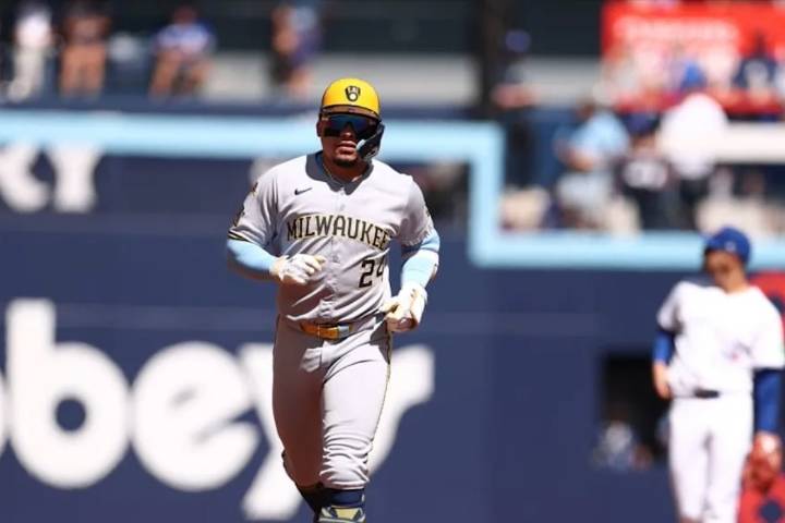 William Contreras cierra el mejor mes de su carrera con otro jonrón y 3 empujadas