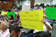 Vecinos acuden al Congreso para defender su bosque urbano