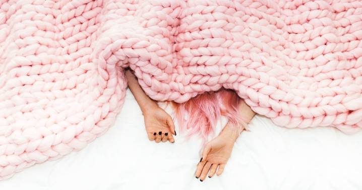 I'm A Sleep Doctor. Here Are 5 Things I Never Do Before Bed