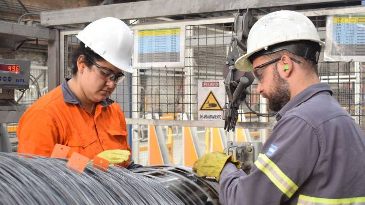 La actividad económica cayó 0,5% en julio y acumula tres meses en baja