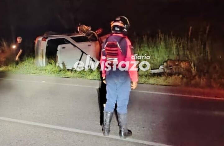Joven de 22 años lesionado tras volcar la Eddie Bauer que conducía en la carretera Anaco