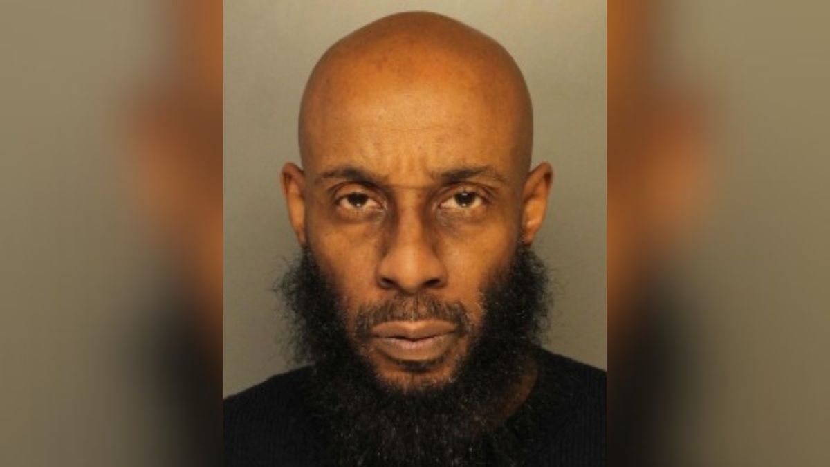 Man wanted after allegedly killing woman inside Philly home