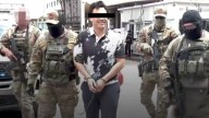 Revelan video de Julio César Chávez Jr. esposado para repatriarlo a México