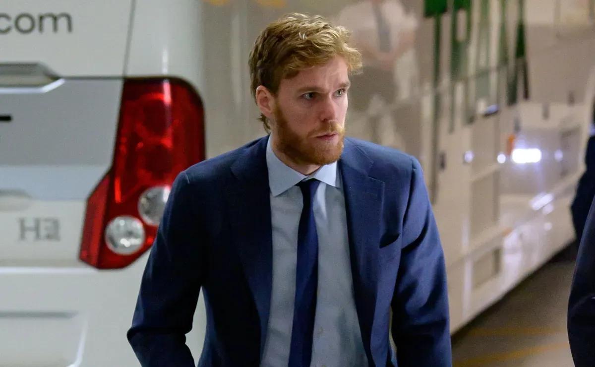 NHL News: Connor McDavid drama could reportedly ricochet onto Oilers teammates in crucial year