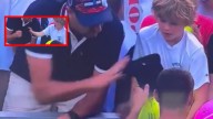 Sujeto le arrebata a un niño la gorra que le dio el tenista polaco Kamil Majchrzak