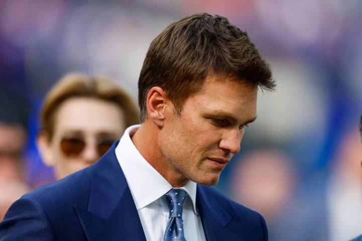 Tom Brady Statue Roasted for Blending Ben Roethlisberger’s Build With Patrick Mahomes’ Touch Tom Brady’s new statue sparked body-shaming jokes, but the QB countered with sharp humor and a few playful 