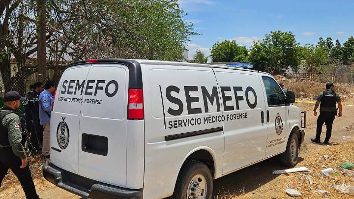 Hombre sin vida y con signos de violencia es localizado en la carretera La 50, Navolato